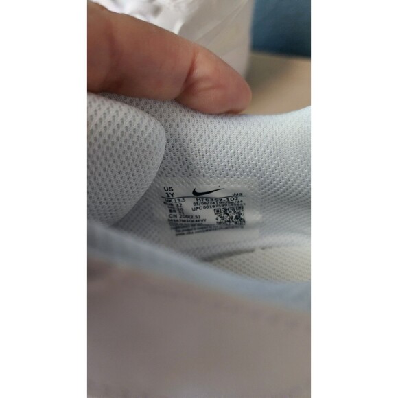 Nike Air Max EasyOn White Unisex White Sneakers Size 1Y - Picture 8 of 8